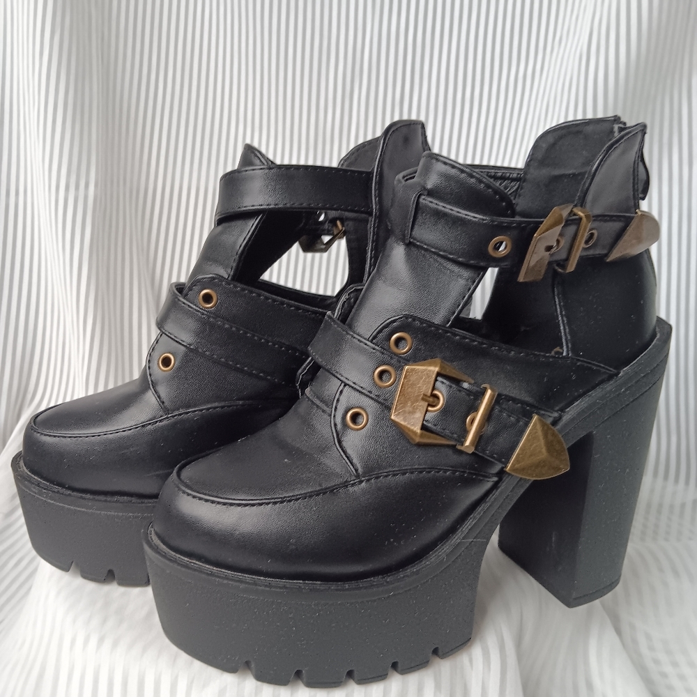 Cutout Platform Punk Combat Booties